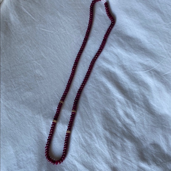 Red and Gold Gemstone Necklace with Graduated Design - Picture 2 of 5